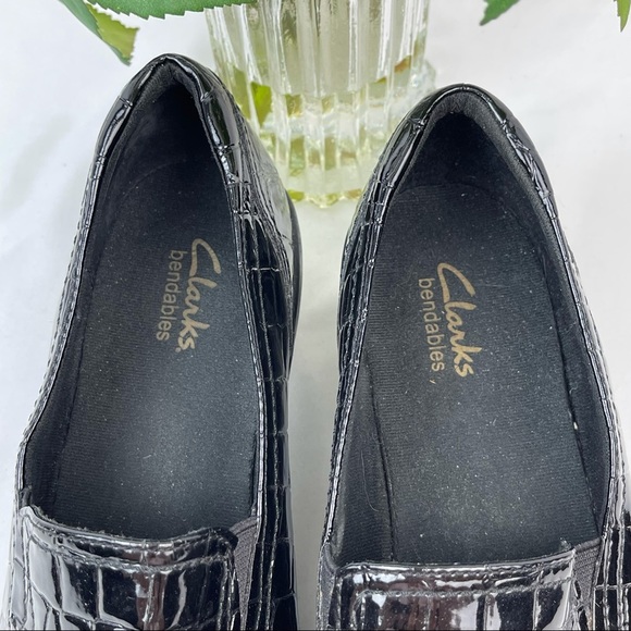 Clarks Bendable Patent Moc Croc Loafers - Picture 7 of 10